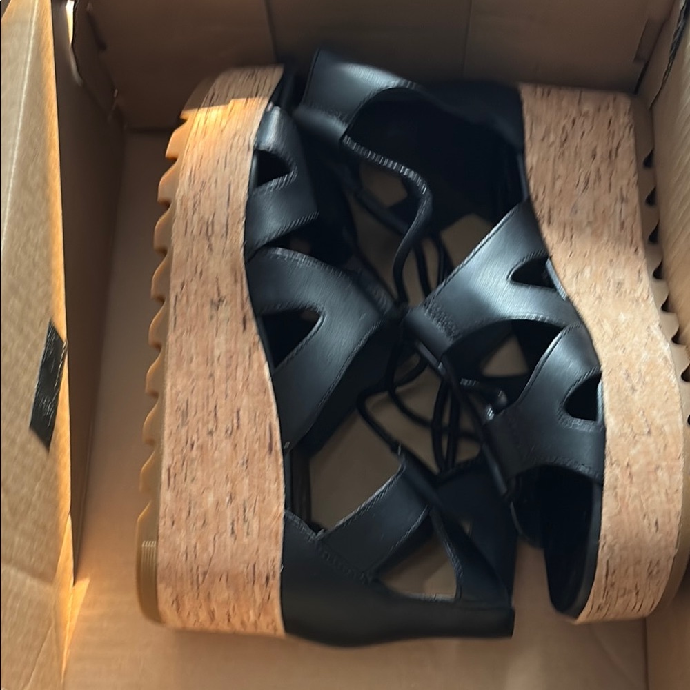Sorel Cameron Flatform Lace Sandals - Black and Tan - Picture 3 of 6